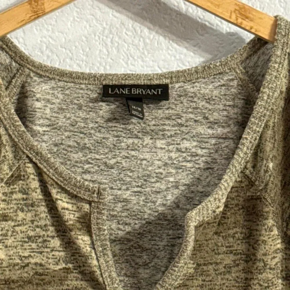 Lane Bryant Women's Camo T-shirt 14/16 - Picture 2 of 4